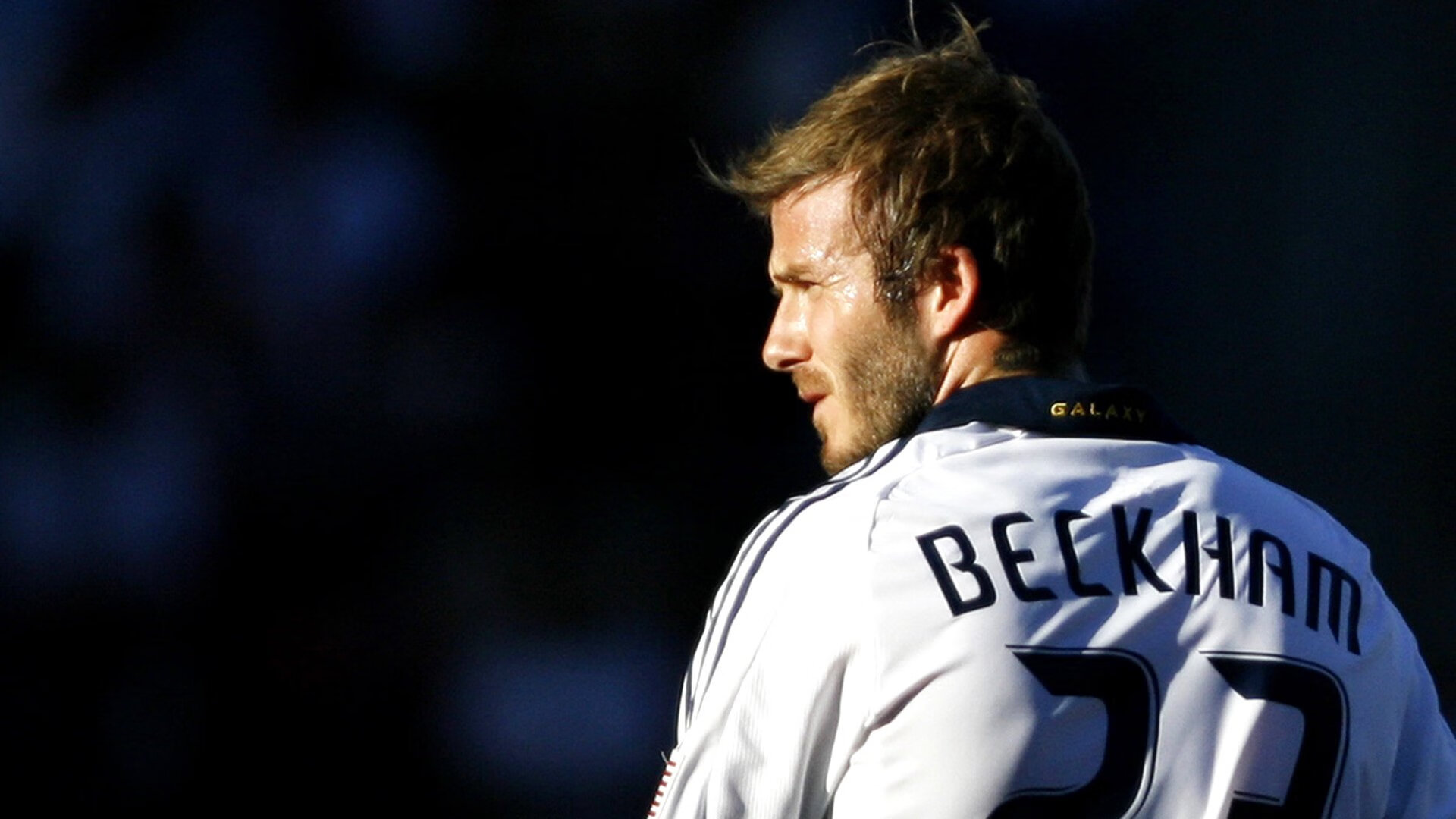 德甲关键扑救决定比赛走向，战术变化令人惊喜，德甲揭幕战